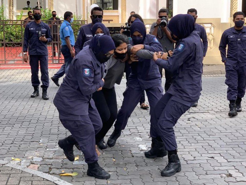 Majilis heylavvaa muzaaharaa feshumaa eku ethanun dhurah jassaifi