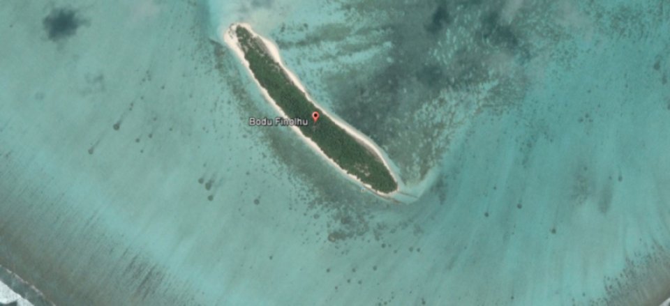 B. Atoll gai hadhamundhaa resort ehgai Dhivehinthakakaai, bidheyseen thakehge dhemedhugai hamanujehun hingaifi
