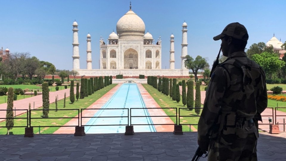Taj Mahal nuhulhuvaan India inn nimmaifi 