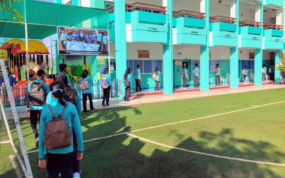 Male City in Grade 9-12 ge dharivarun School ah gos kiyevumuge huhdha dheefi