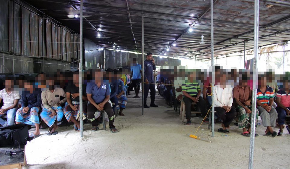 Bondufinolhu Unrest: Police handover the expatriates under custody to Immigration 	