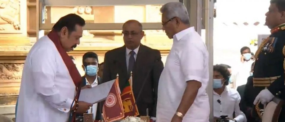 Mahinda Rajapaksa aneikaves bodu vazeeru kamuge huva kuravvaifi 