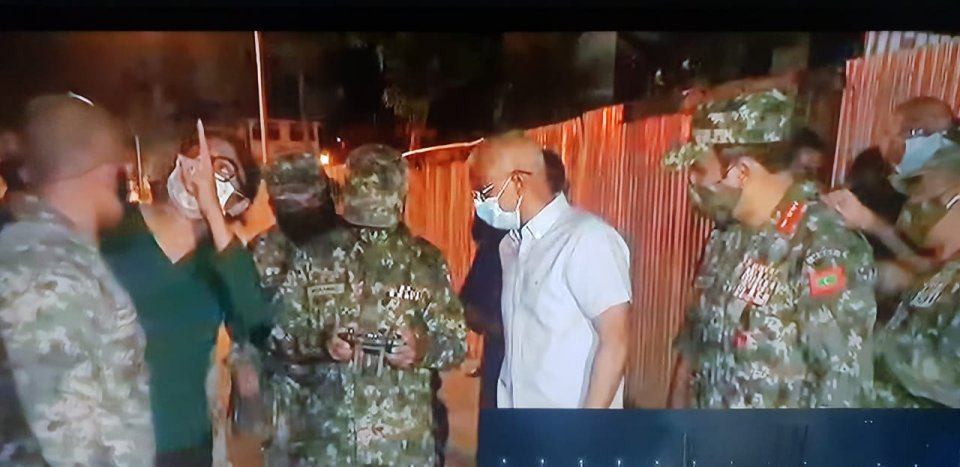 MNDF bring fire under control as President Solih arrives on scene