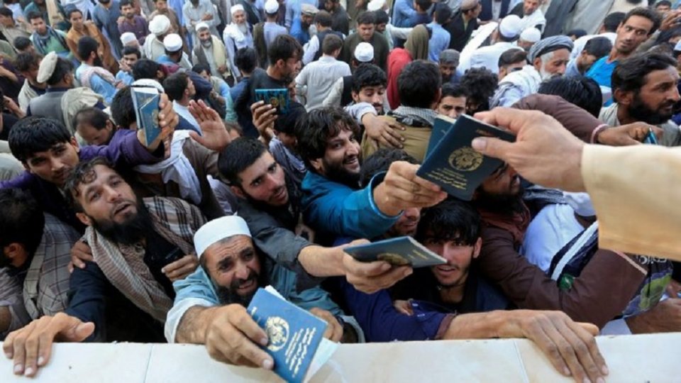 Afghanistan: Visa hoadhan fithibaaruvegen 11 meehaku maruvejje