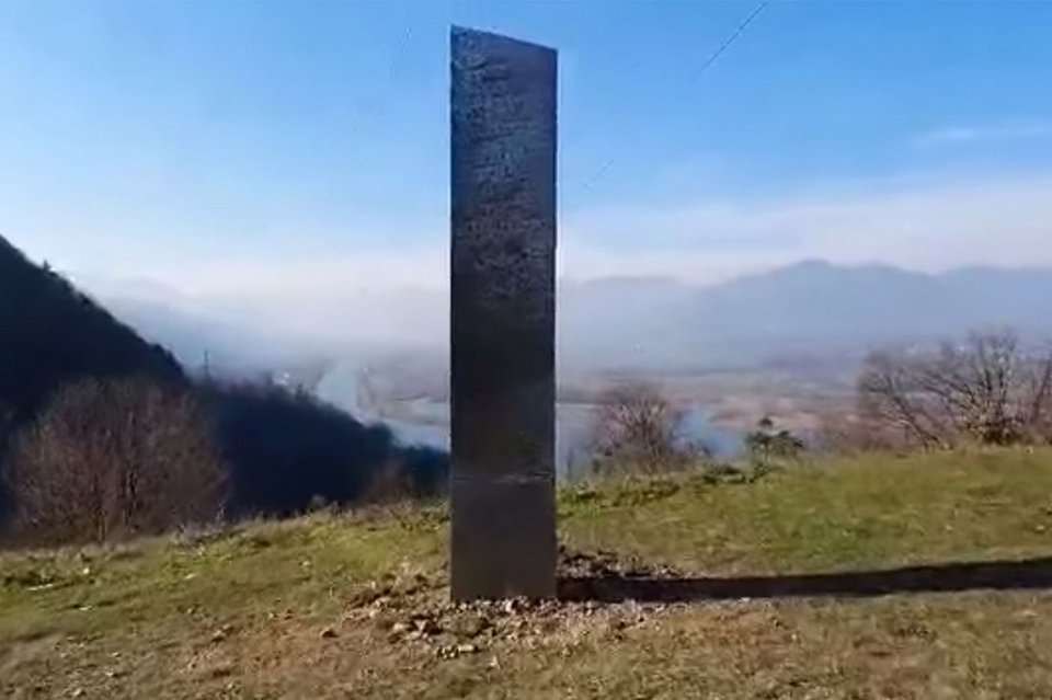 Utah inn fenigellunu zaathuge monolith eh Romania innvess fenijje