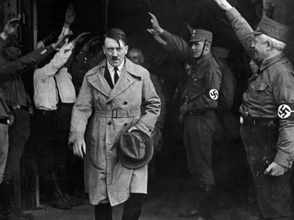 Namibia ge inthihabu Adolf Hitler ah!