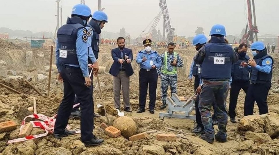 250 kilogram ge live-bomb eh, Dhaka airport sarahadhun fenijje