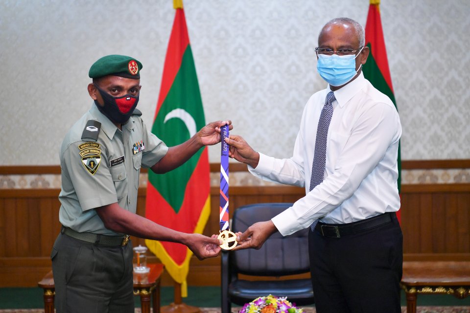 Nasrullah ge 60 vana marathon: medal adhi jersey Raees Solih ah