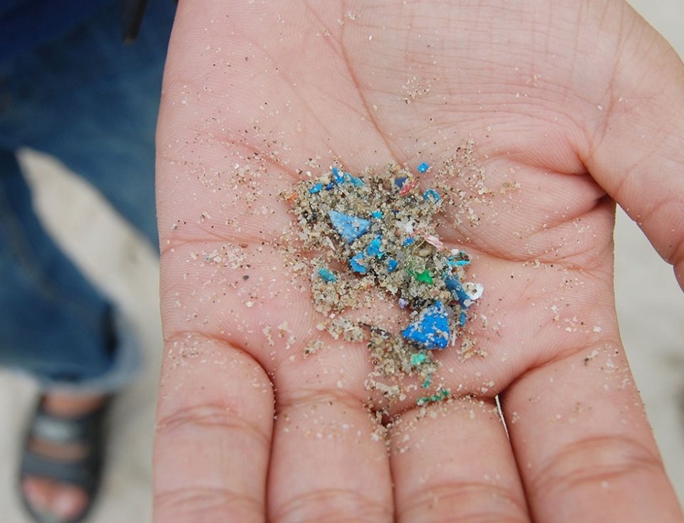 Plastic ge thaqqayaru kamakee aalamee kulli nurrakaleh: UN