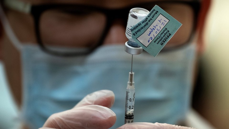 Raajjeygaives Maabandu meehunah Pfizer vaccine jahan fashanee