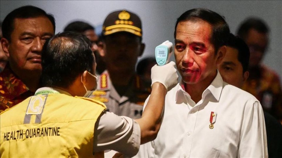 COVID: Indonesia ge furathama vaccine dose, raees Widodo ah 