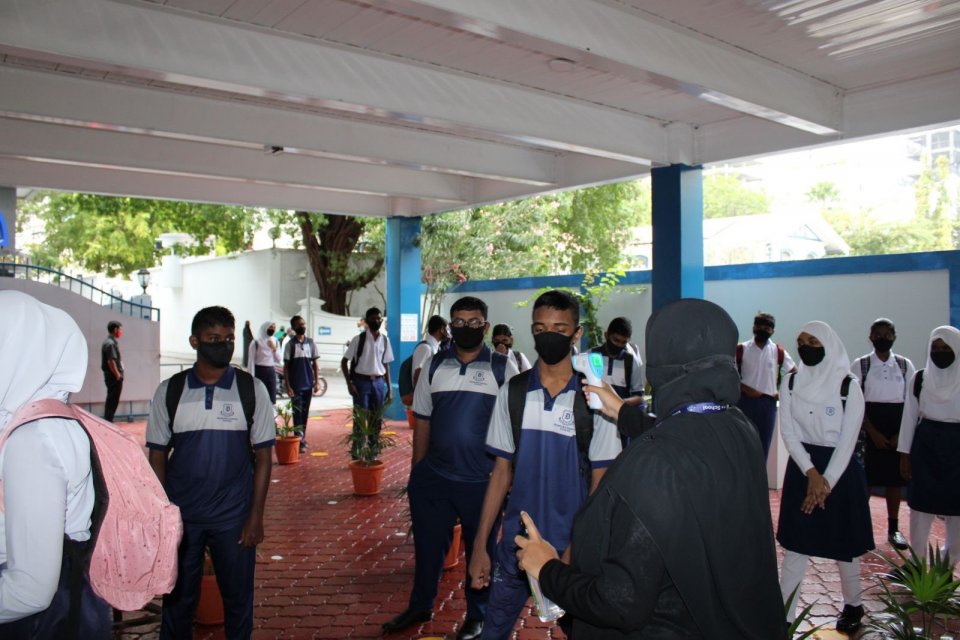 BREAKING: Male sarahahdhuge school thakuge grade 8 aa hama ah bandhu kohffi