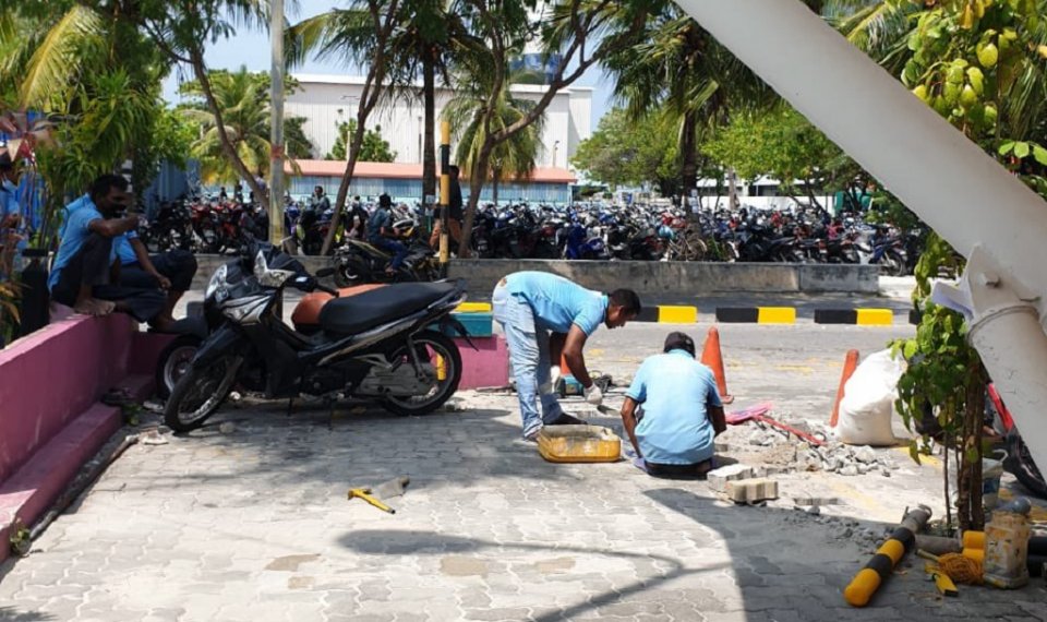 Nukulhedhuntherikan hunna meehunnah Food Court ah vadheveygoi hadhanee