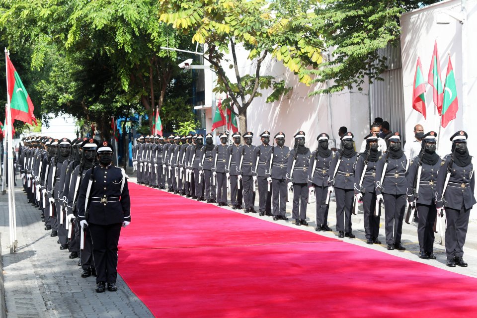 Miadhu eruvi honour guard gai 17 anhen sifainaaeku thaareehuge thereah