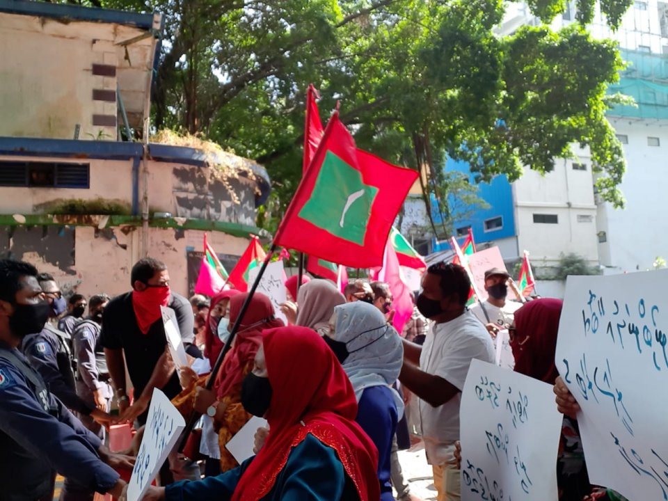 Riyaasee bayaan ivvaathee, idhikolhun majilis beyrugai ihuthijaaju kohffi