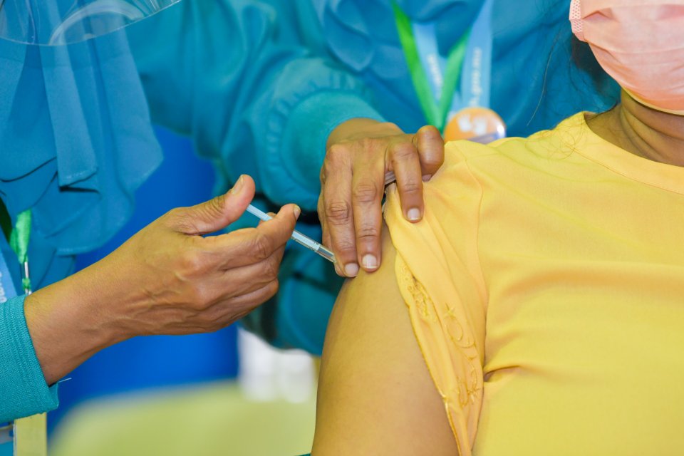Vaccine jehi ehves meehakah Hospital gai addmit koh faruva dheykah nujehey: HEOC