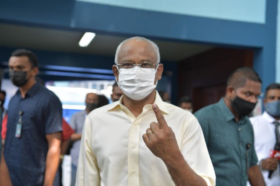 Solih submits primary form with the backing of 20,000 MDP members
