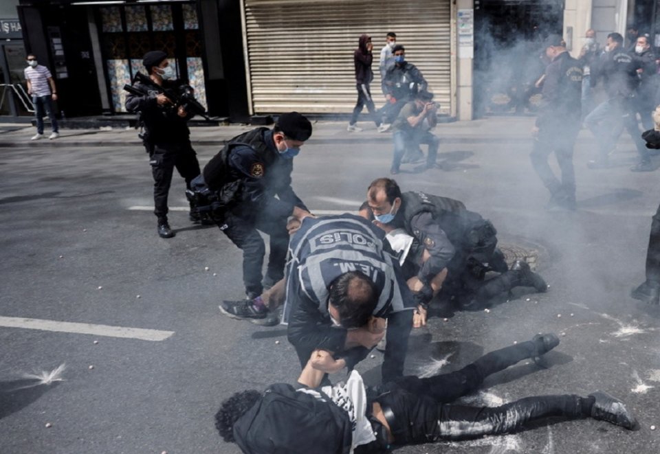 May Day muzahara: Turkey inn 200 ah vure gina meehun hayyaru koffi