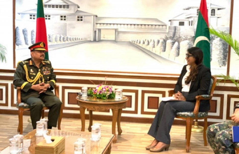 Bangladesh ge chief of army staff, Minister Mariyage arihah 