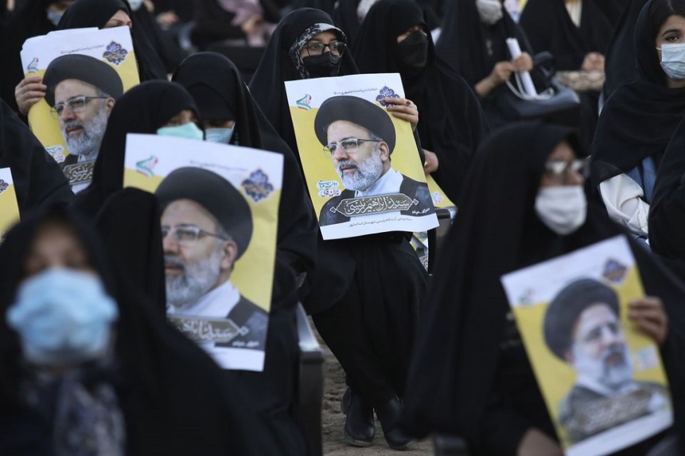 Iran: miadhu kuriah gendhaa riyasee inthihaabah avas kalhi eh
