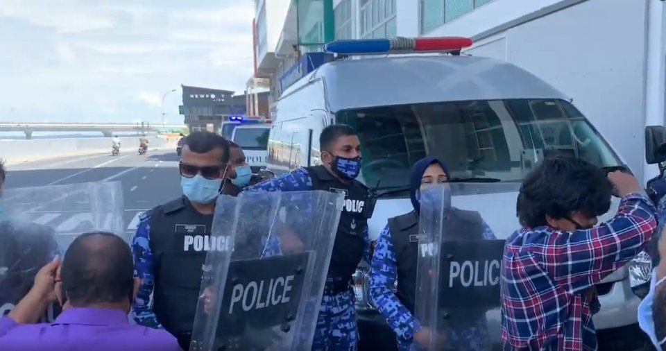 Fuluhunge gavaaidhu massala: balainugathumun nufoozu vadhefaivaa minvaru ithurah saafuvey: Saeed