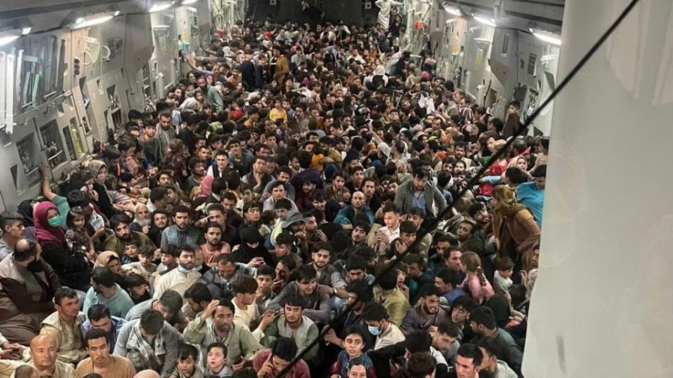 Afghanistan inn udhussali flight ehgge theray gai meehaku vihaifi