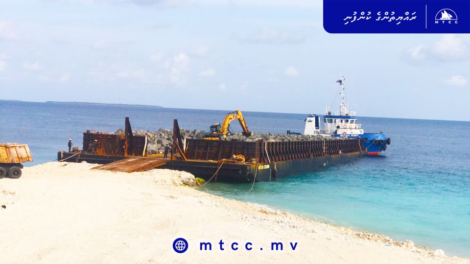 Feydhoo bandharu hadhan bodu hilaige furathama shipment project site ah