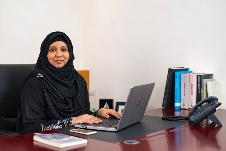 Malaysia university eh ge furathama Dhivehi anhen professor kamah Dr. Muneeza 