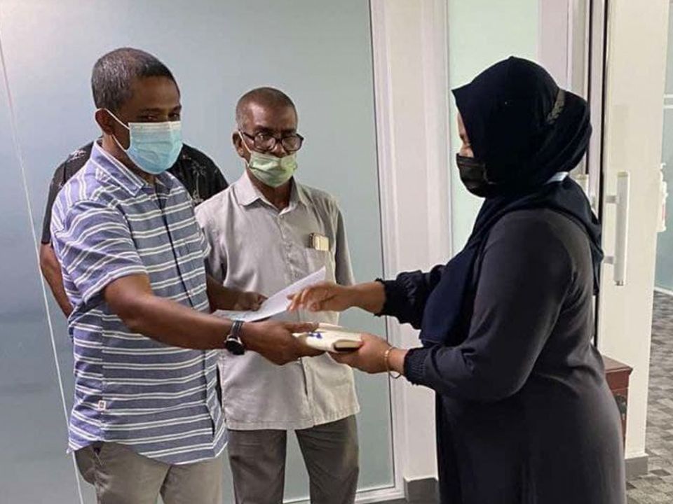 Taxi ge aguthah muraaja'aa kohdhinumah edhi ministry ah hushahalhaifi