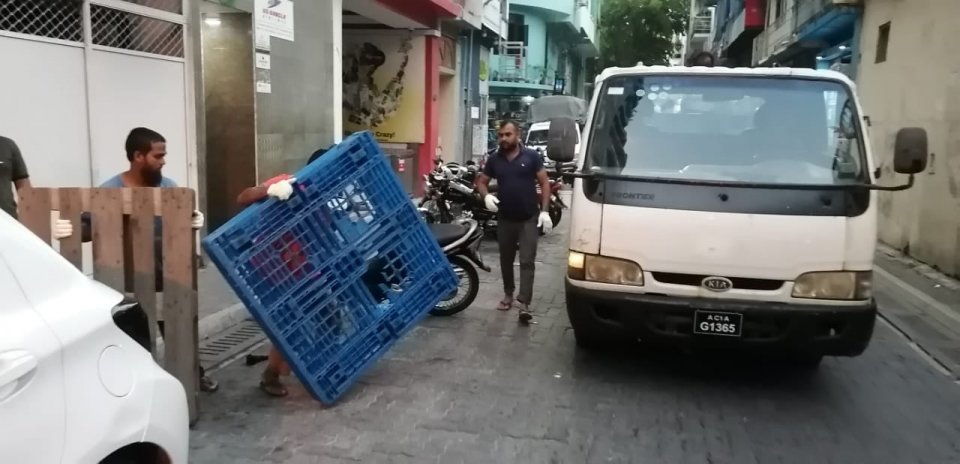 City Council removes more than 190  illegally placed pallets around Male'