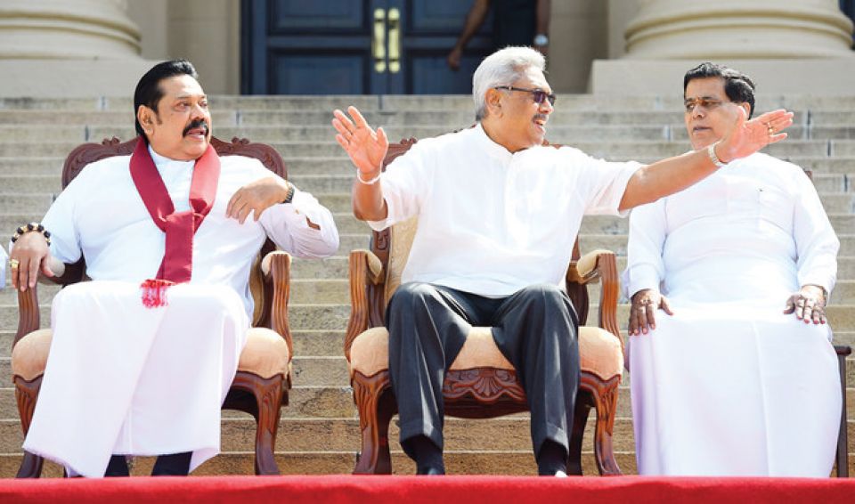 Sri Lankage boduvazeeru Mahinda Rajapaksa fiyavai mulhi cabinet isthiufaa dhevvaifi