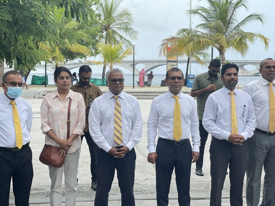 Photo aai video massala: Memberun havarah dhey than balan nuhunnavaane kamah Nasheed vidhaalhivehjje