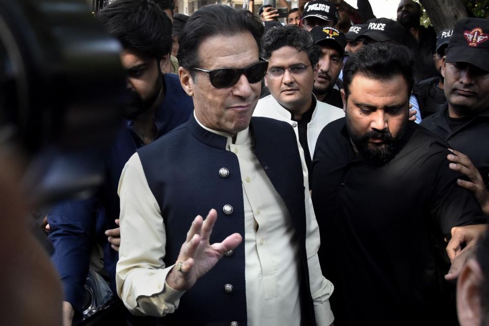 Pakistan ge kureege boduvazeeru Imran Khan hayyaru kohffi