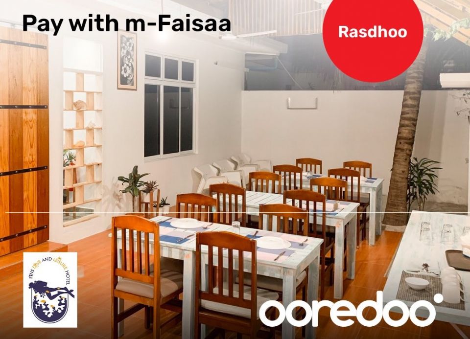 m-Faisaa in Rasdhoo ge Fins dive and leisure hotel ah faisaa dhekkeyne