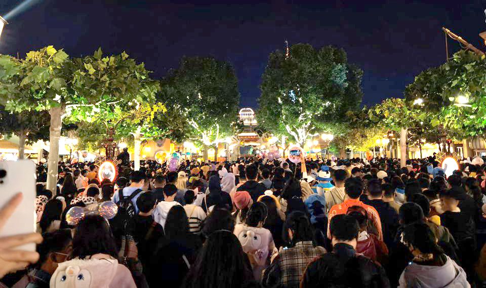 China ge Shanghai Disney park gai ethahhaas bayaku lockdown kohffi, negetive nuve nunikumevey!