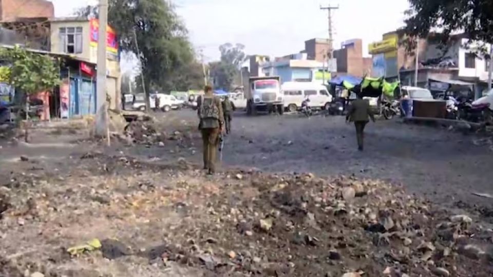 India ge Jammu gai 2 bomb govvalai 7 meehaku zaham kohlaifi