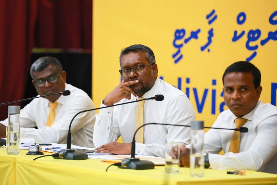 MDP qaumee majieehuge jalsaa Nasheed ge faction in boycott koffi