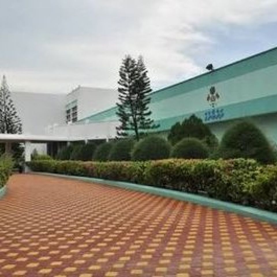 Rey dharubaaruge kairee hingi maaraameyree aa gulhigen jumla 4 meehaku hayyaru koffi