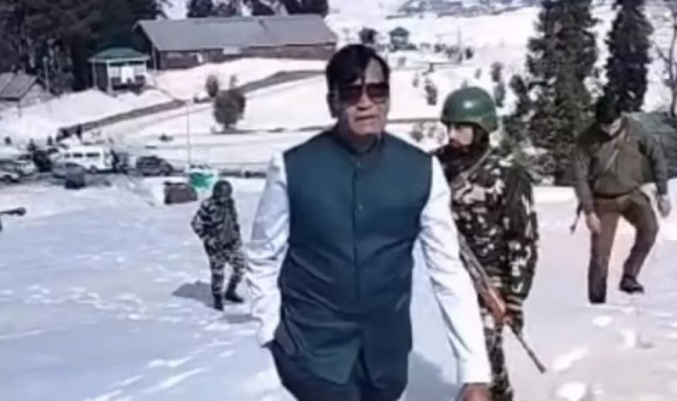 BJP ge official akah ve security gai Kashmir ah dhiya meehaku bondi boefi