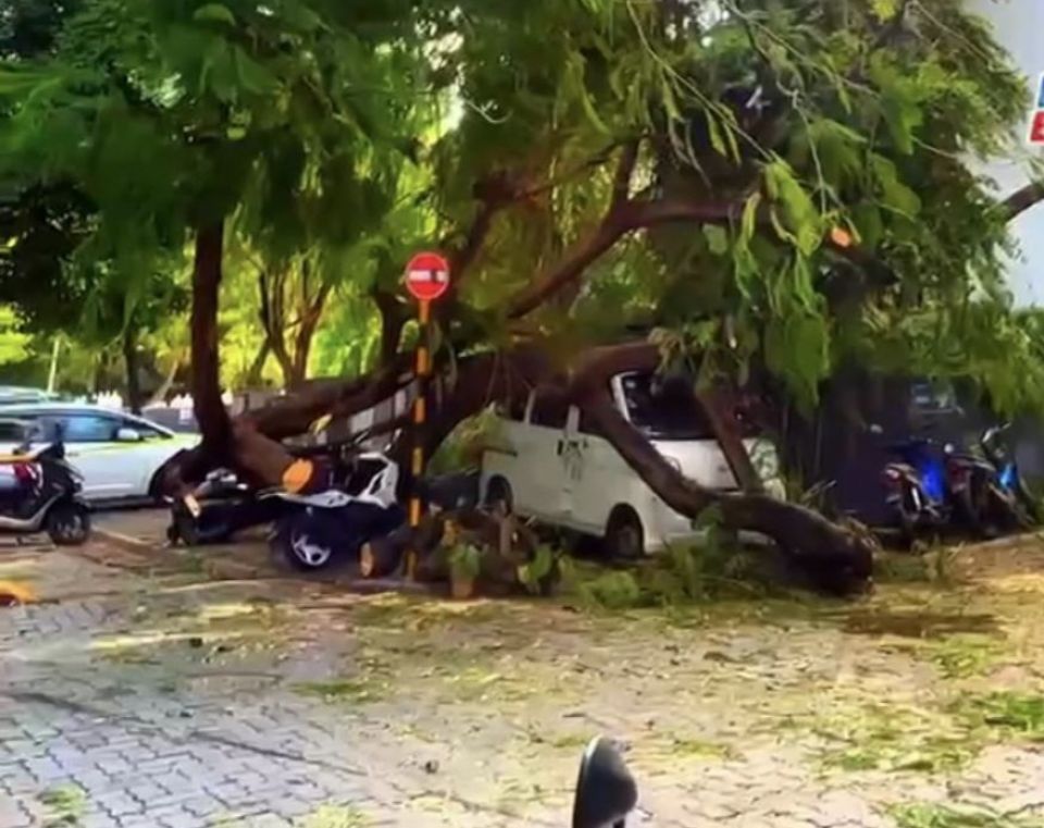 Gadi aku 40 mile ah vai baaru vaane kamah lafaa koh Addu city in feshigen Fuvahmulah city ah Orange alert nerefi