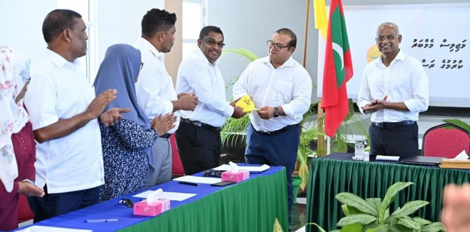 Minivan member eh ge gothugai hunnevi Muhusin MDP ah soi kurahvaifi