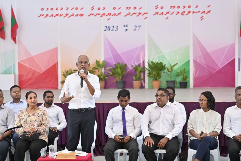 Siyaasee meehun verikamah amaazu hifanee sarukaarun genna tharaqee feni ekamuge manfaa hodhumah: Raees