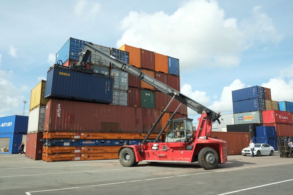 Husvi june mahu container ufulaa 16 boat bandharukoh 4400 container clear kuri: MPL 