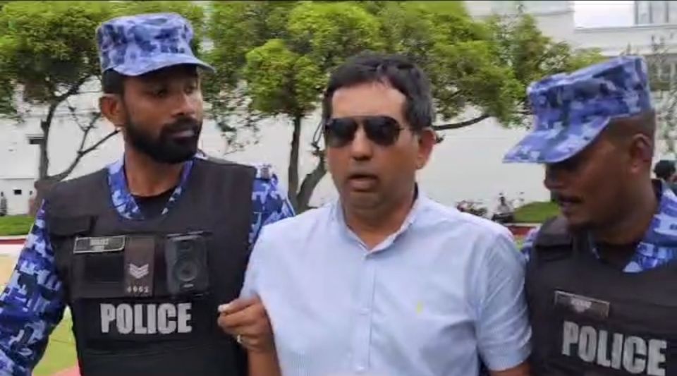 Jumhooree maidhaanah evvi idhikolhu leader in hayyaru koffi