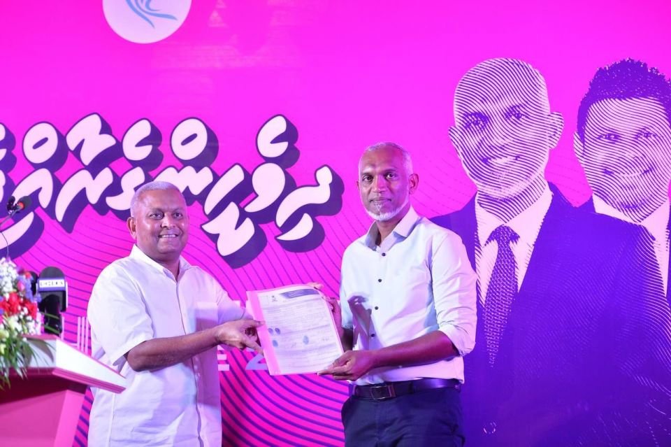 Lotus fihaaraige veriyaa Aattey PPM ah soikurahvaifi