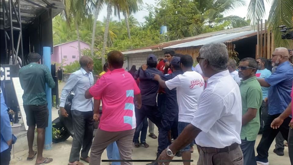 Unrest in Mathiveri as PNC Candidate Muizzu visits the island