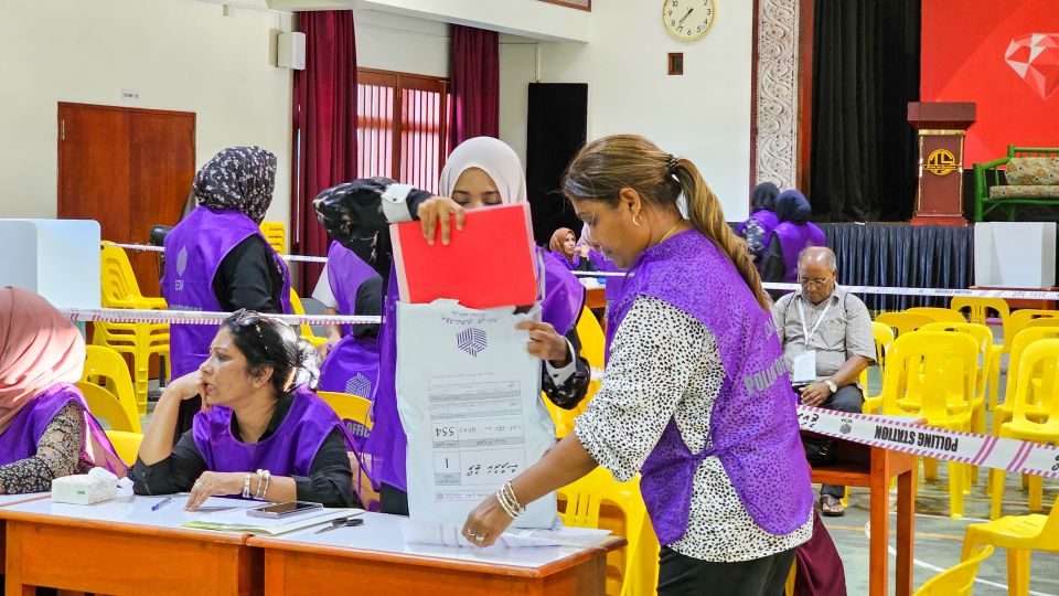 Inthihaaba gulhigen 62 massala eh hushahalhaafaivey: EC