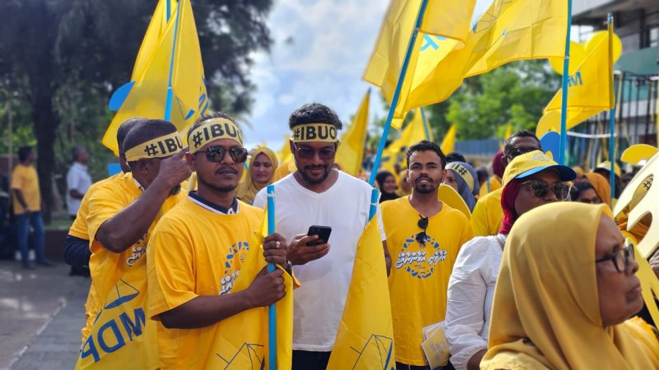 Siyaasee party thah 1 lakka rufiyaai in joorimanaa kuran hushahalhaifi