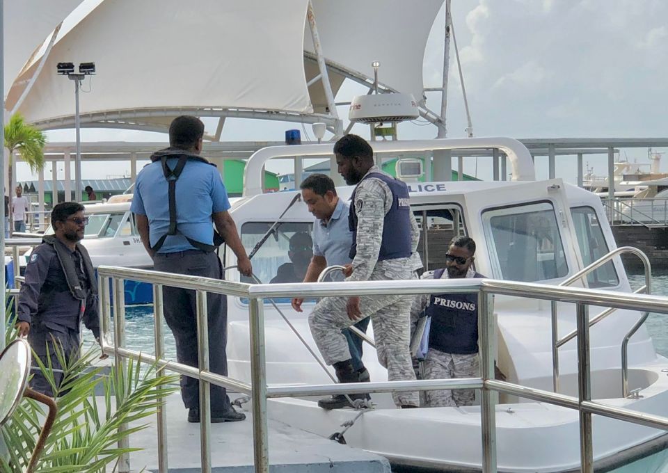 Yameen hayyaru kuran kamah bune dhauru kuramun dhanee sahha report eh noon: Fuluhun