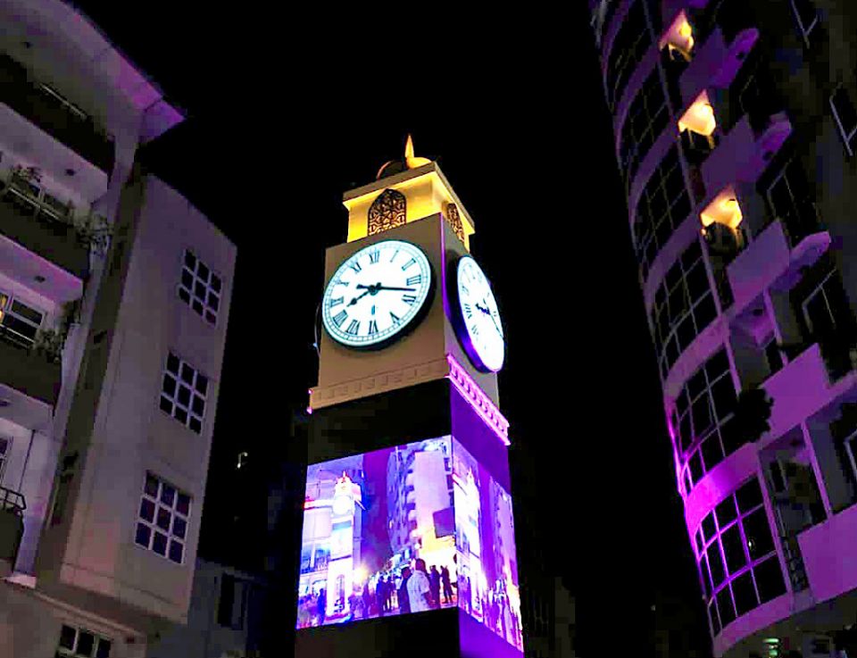 Gadi buru ifthithaahukoffi, zamaanee gadiburaaeku handhaanthah maazee ah! 